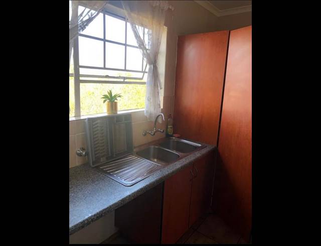 2 BEDROOM PROPERTY TO RENT IN SONNEVELD
